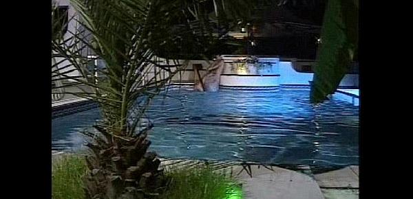  sunny mac kay swimming pool 